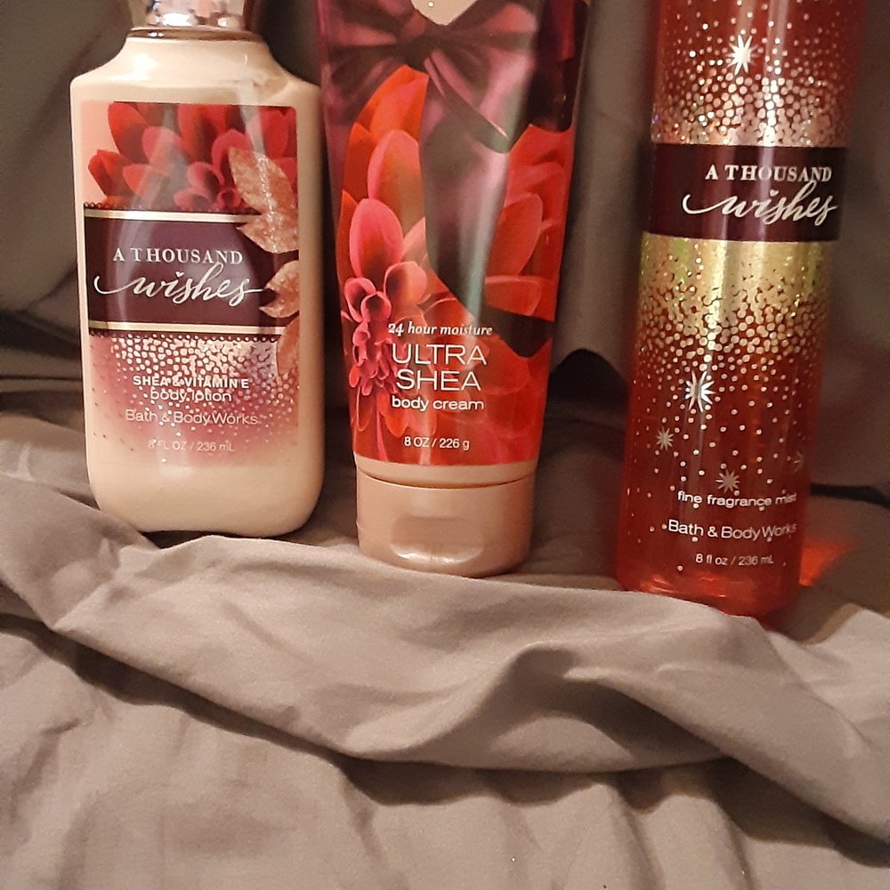Bath & Body Works A Thousand Wishes Body Care Set - Red